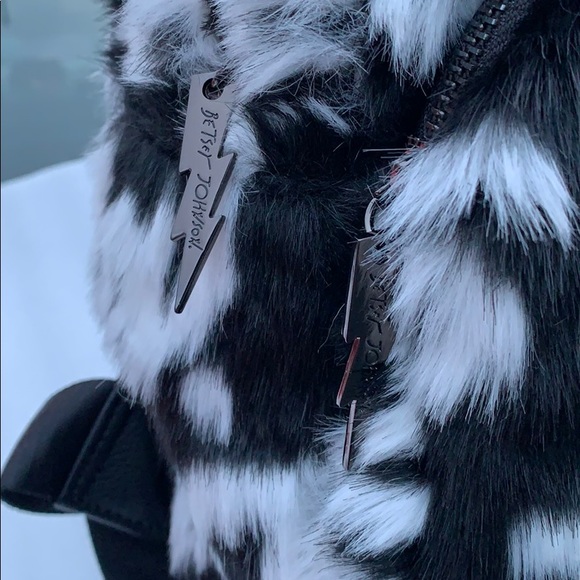 NWT BETSEY JOHNSON LARGE FAUX FUR BACKPACK - Picture 5 of 8